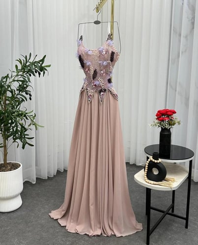 فستان سهره لون انيق راقي خامه خامه فاخره