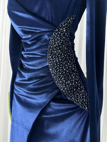 فستان شتوي كحلي لون راقي خامه مخمل عل خرز