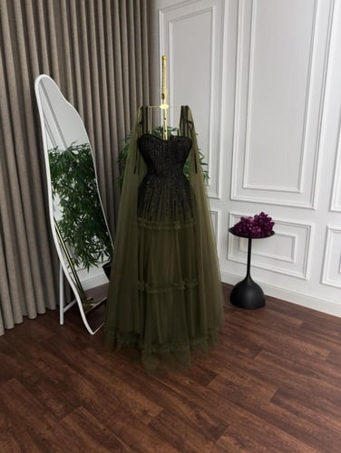 فستان سهره راقي خامه تل عل بطانه باربي مطرز يدوي