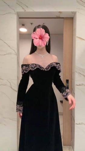 فستان سهره راقي لون انيق قماش مخمل كوري