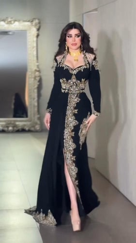 مخور سهره راقي لون انيق قماش كريب استرتش +تطريز يد...