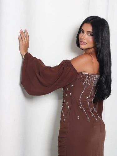 فستان سهره لون راقي خامه كريب استرتش +تطريز يدوي ف...