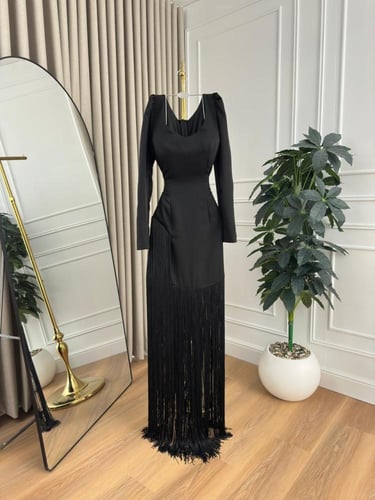 فستان سهره راقي لون انيق خامه كريب استرتش عل هدب