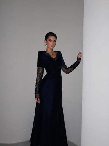 فستان شتوي لون كحلي راقي خامه نوع القماش : مخمل عل...