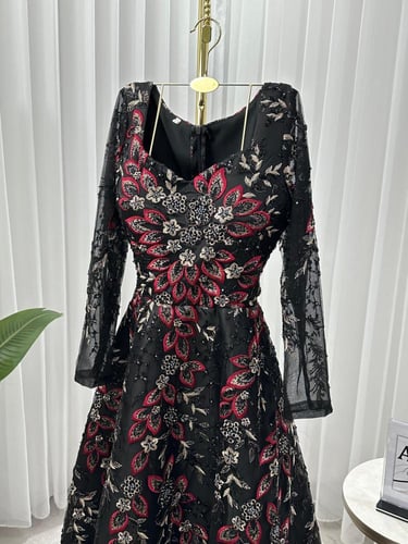 زهراء للازياء عنوان الاناقه الكلفة الاصلية مخمل بت...