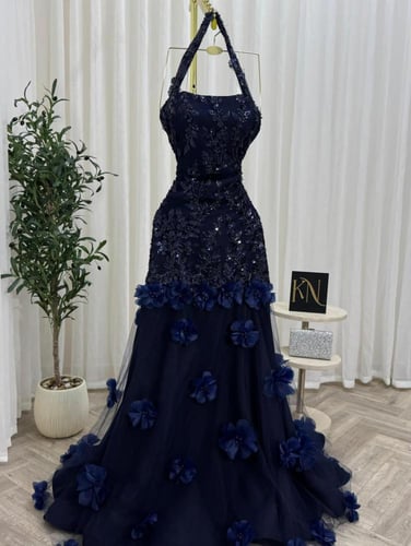 فستان سهره راقي لون انيق قماش تل ورد مبطن