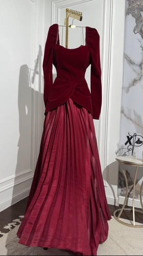 فستان شتوي عودي لون راقي خامه مخمل عل تل كسرات