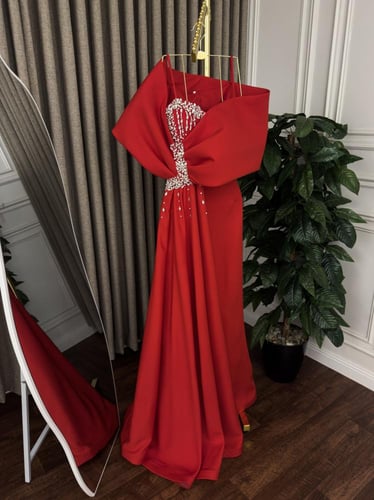 فستان سهره احمر انيق الخامه :كريب استرتش