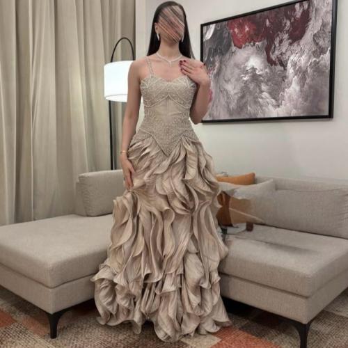 فستان سهره راقي لون انيق قماش زهره مطرز عل اورجنزا