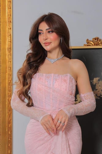 فستان دانتيل فخم وراقي