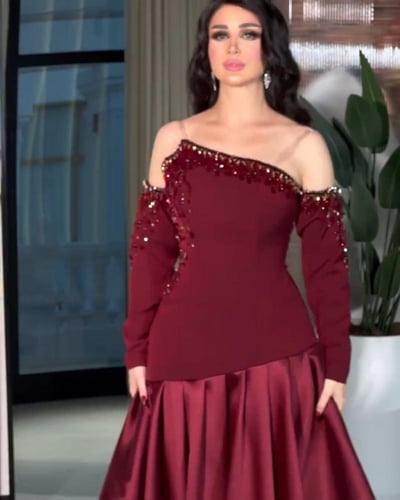 فستان سهره راقي الخامه:خامه كريب استرتش عل ميكادو