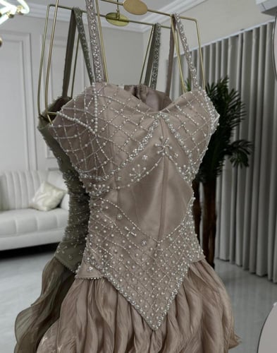 فستان سهره راقي لون انيق قماش زهره مطرز عل اورجنزا