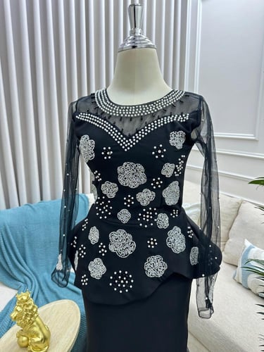 فستان سهره لون انيق راقي خامه كريب استرتش +شيفون +...