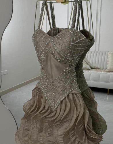 فستان سهره راقي لون انيق قماش زهره مطرز عل اورجنزا