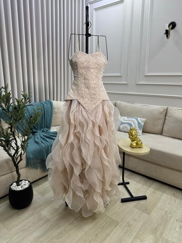 فستان سهره راقي لون انيق قماش سهره مطرز عل اورجنزا