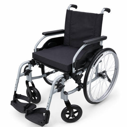 كرسي متحرك يدوي إنفاكير (Invacare) الألماني - Action 1 R، رمادي لؤلؤي، مقعد 45.5 سم، عجلات خلفية رياضية سوداء كبيرة