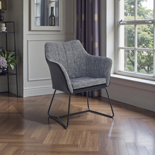 كرسي مفرد بذراعين