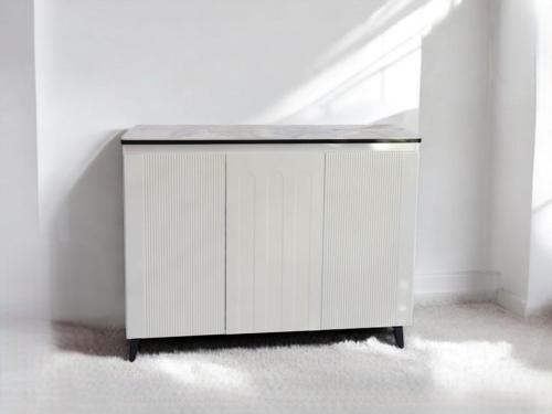 دولاب خشبي متعدد الاستخدام