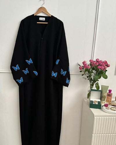 عباية الفراشة الزرقاء