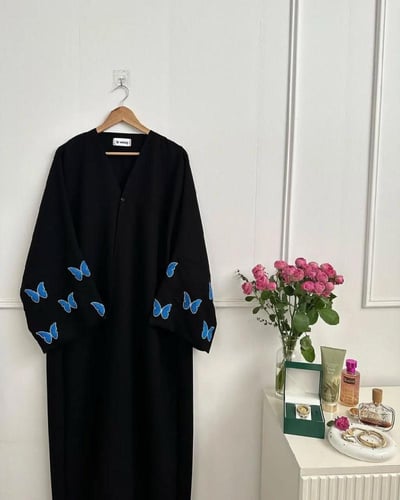 عباية الفراشة الزرقاء