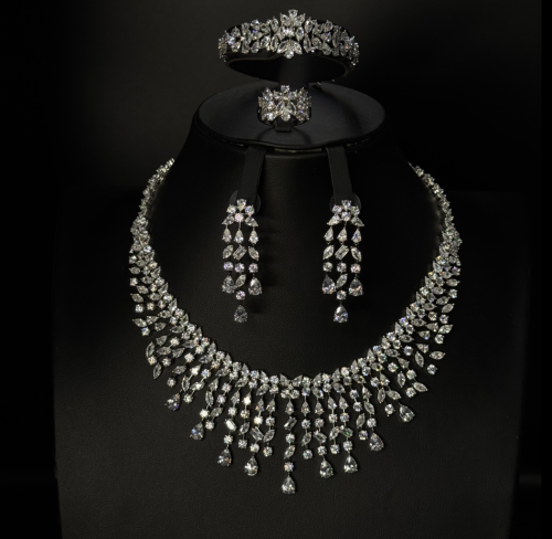 طقم زيركون نسائي أنيق – تصميم راقٍ لإطلالة مميزة-...