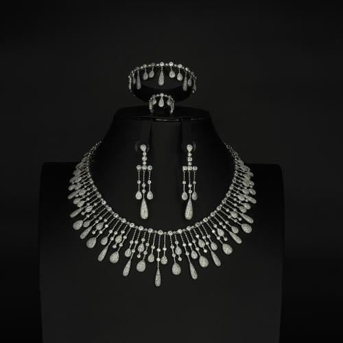 طقم زيركون نسائي أنيق – تصميم راقٍ لإطلالة مميزة -...