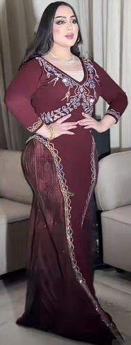 فستان دعد العنابي