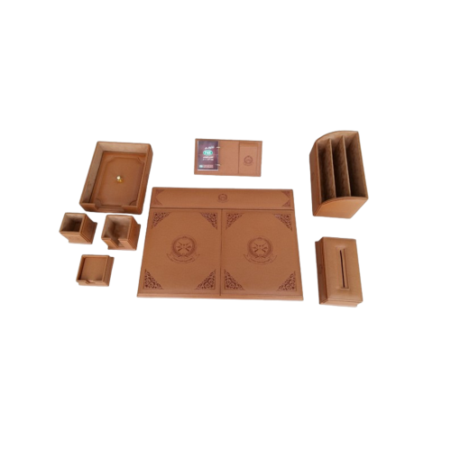 طقم مكتبي فاخر جلد إيطالي مع مع حفر الشعار