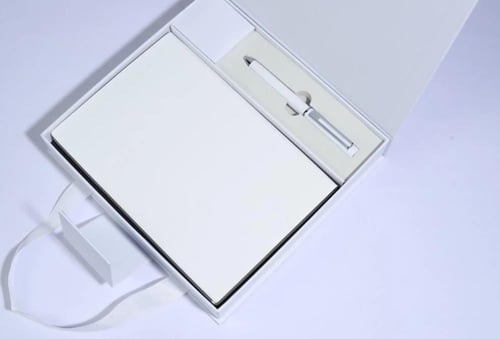 بوكس هدايا للموظفين نوت بوك وقلم-قابل للطباعة أو ا...