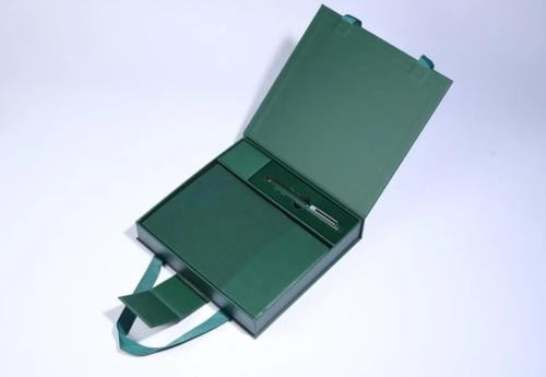 بوكس هدايا للموظفين نوت بوك وقلم-قابل للطباعة أو ا...