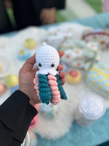Octopus with eight legs