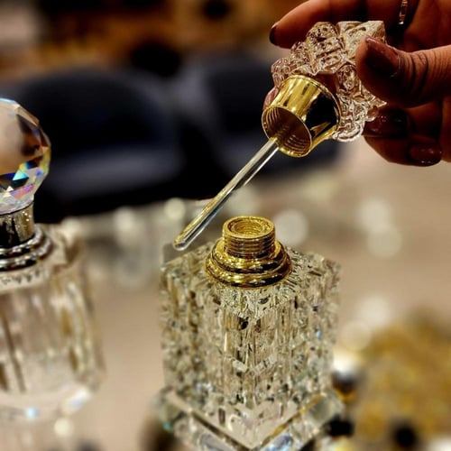 علب كريستال ذهبي لتطيب الضيوف والمناسبات