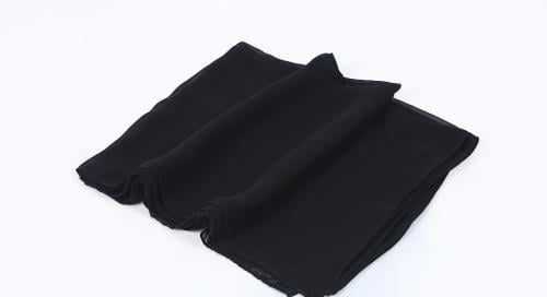 ثلاثة طرح أسود