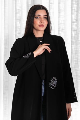عباية كريب راقي بتطريز وردة ناعمة