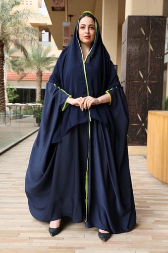 عباية بشت بأطراف نايلون لون كحلي