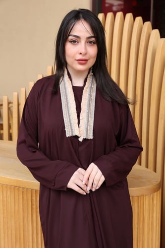 عباية كريب مزينة بكلفة يدوي لون عودي