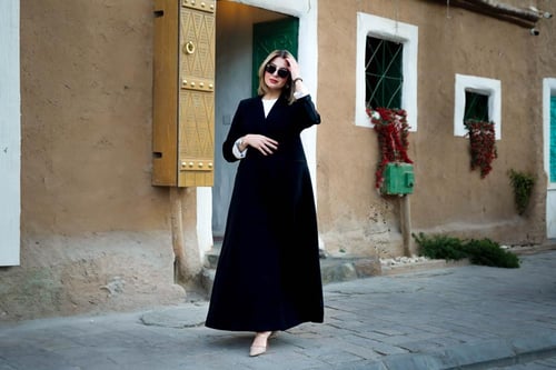 بليزر أنيق ببطانة ملونة