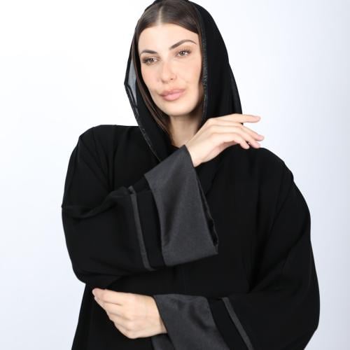 عباية لورين كريب ملكي بطرف حرير اسود حرير