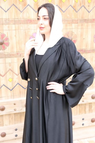 عباية جاكيت حرير مزينة بازارير لون أسود