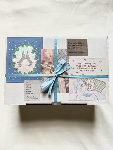 بوكس ابيض للطلبات الصغيره ( لا نبيع بوكس فاضي)