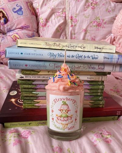 Strawberry matcha candle