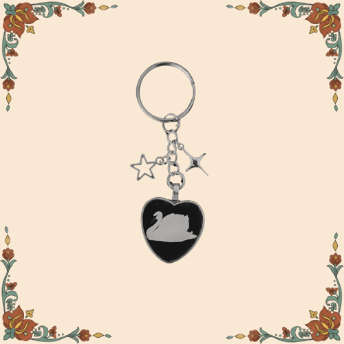 تعليقة white swan