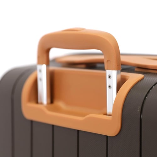 طقم حقائب ماركة تيتان