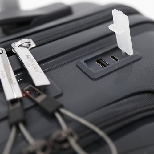 حقيبة بحجم كابينة ماركة أمريكان فلاير