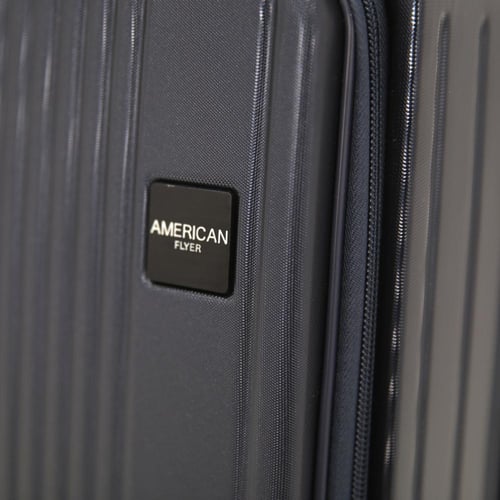 حقيبة سفر مقاس صغير ماركة امريكان فلاير