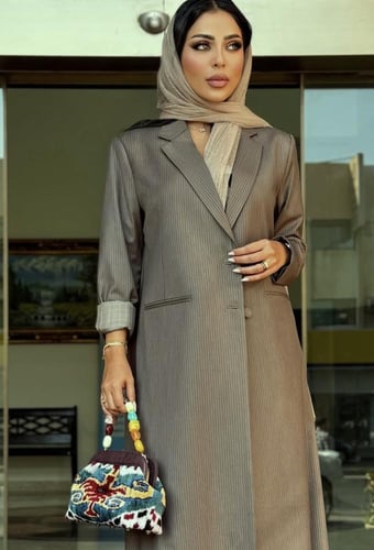 بليزر بني بيج مخطط