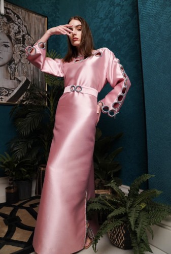 جلابيه ورديه مع كريستال اصفر