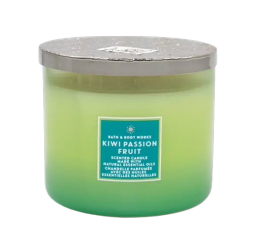 شمعة معطرة بثلاث فتلات من / Bath & Body Works