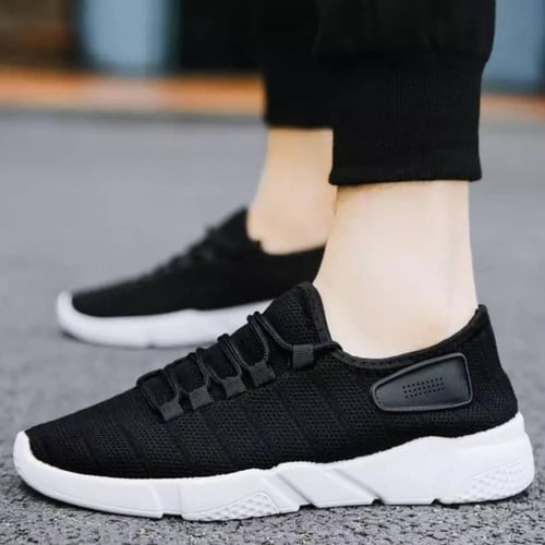 حذاء رياضي رجالي عملي ومريح ..