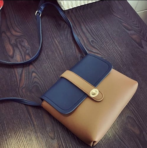 حقيبة صغيرة جميلة من الجلد